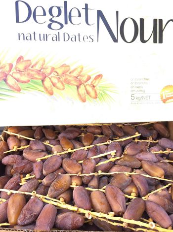 Deglet nour. Натуральные финики Деглет Нур на веточках, коробка 5 кг. Произведено в Израиле